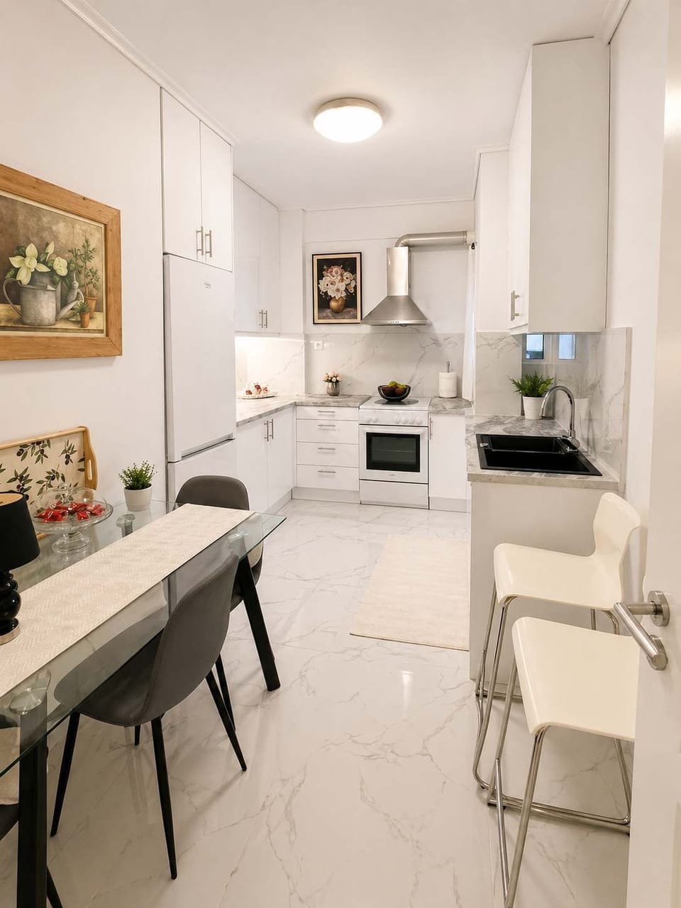 Functional Kitchen with Dining Space and Breakfast Bar