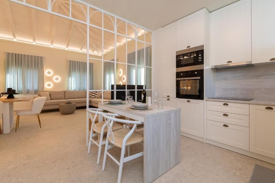 Fully Equipped Kitchen with Island and Modern Appliances