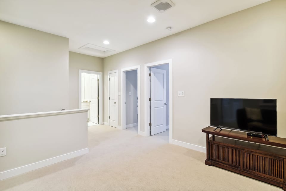 Upper Level,Living Area,