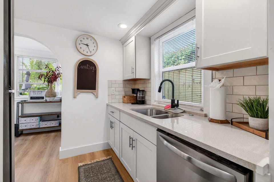 The cozy kitchen is well equipped for an unforgettable getaway​