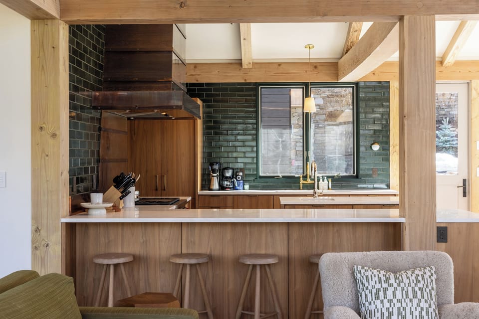 3.0-galloping-goose-chalet-telluride-kitchen-detail3