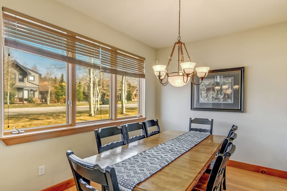 Special Dining Area Seats 8