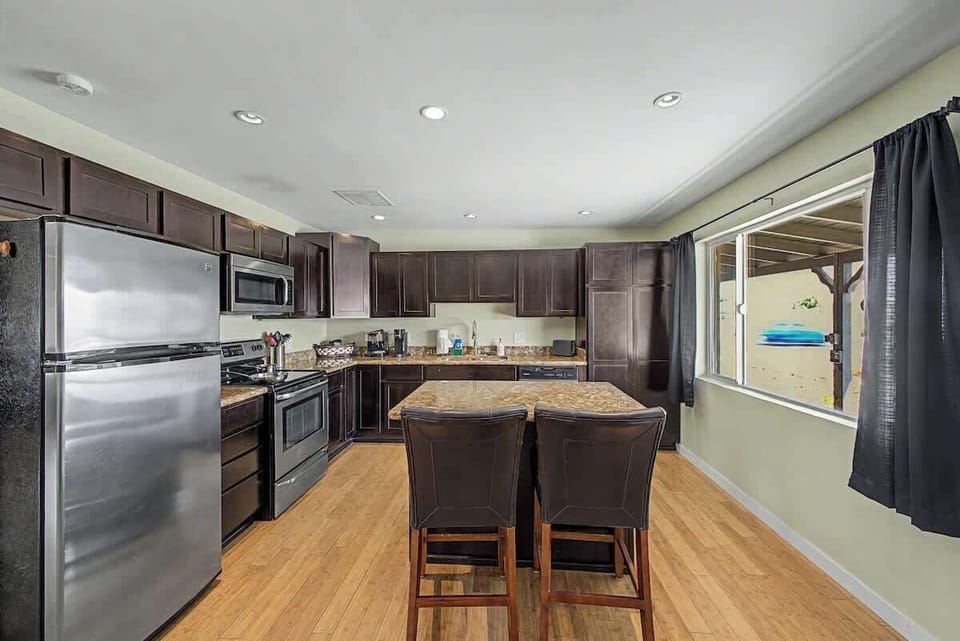 Fully equipped kitchen for everyday cooking