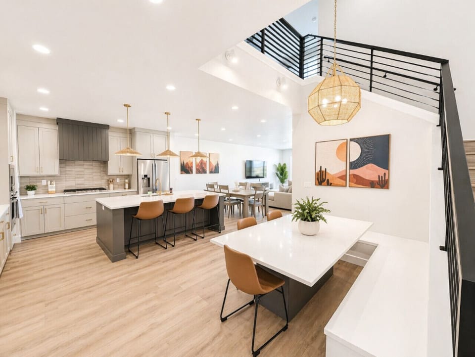 Kitchen Nook - Island & Dining Table!