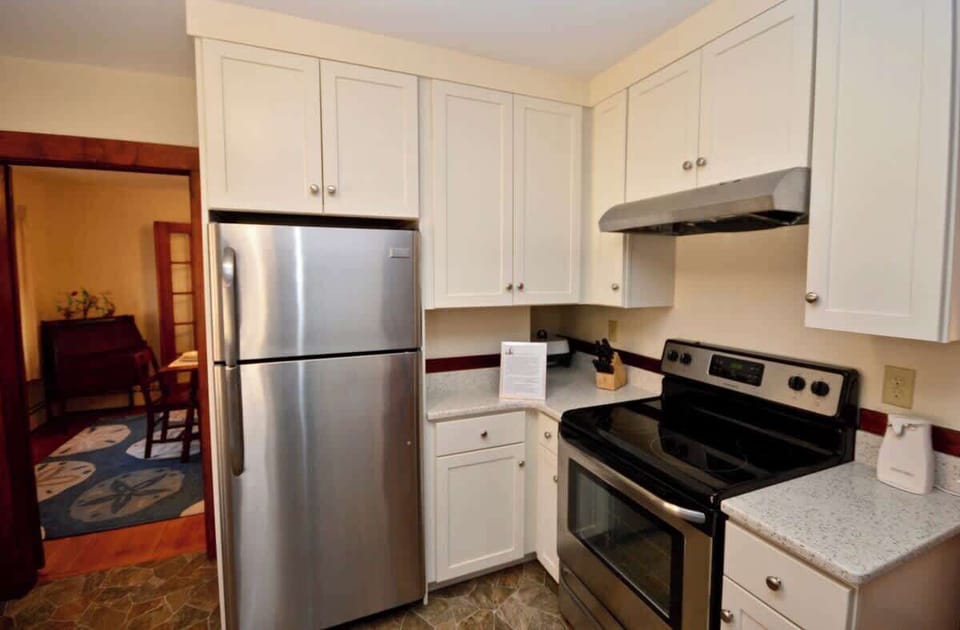 Fully remodeled kitchen with brand new appliances