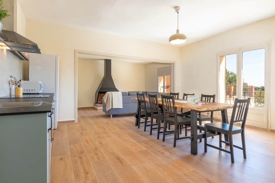 Living room, dining room and kitchen (upper floor)