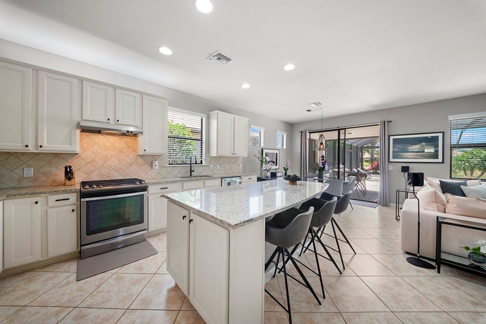 Gas Range and Spacious Kitchen