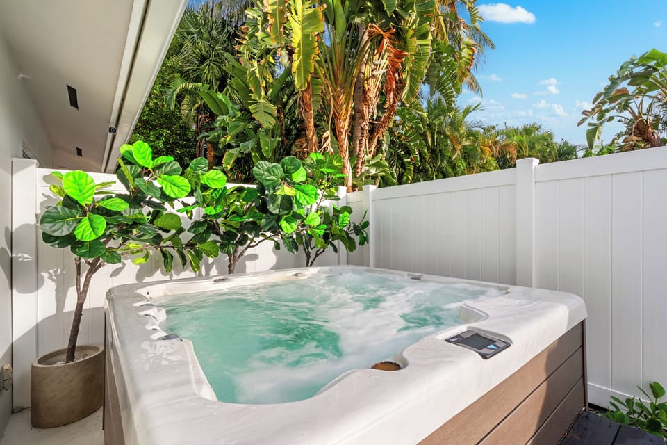 Outdoor spa tub