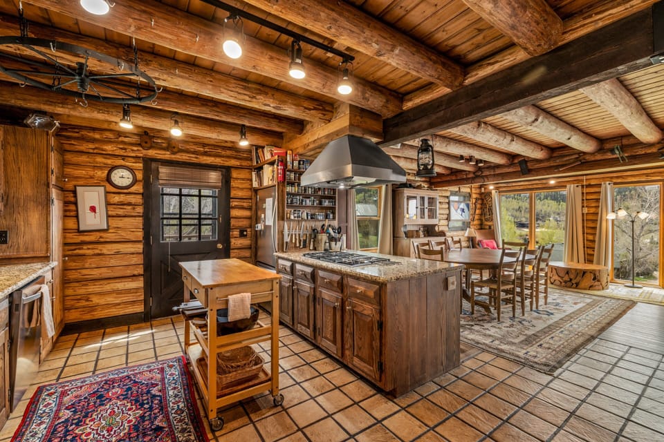 Fully equipped kitchen