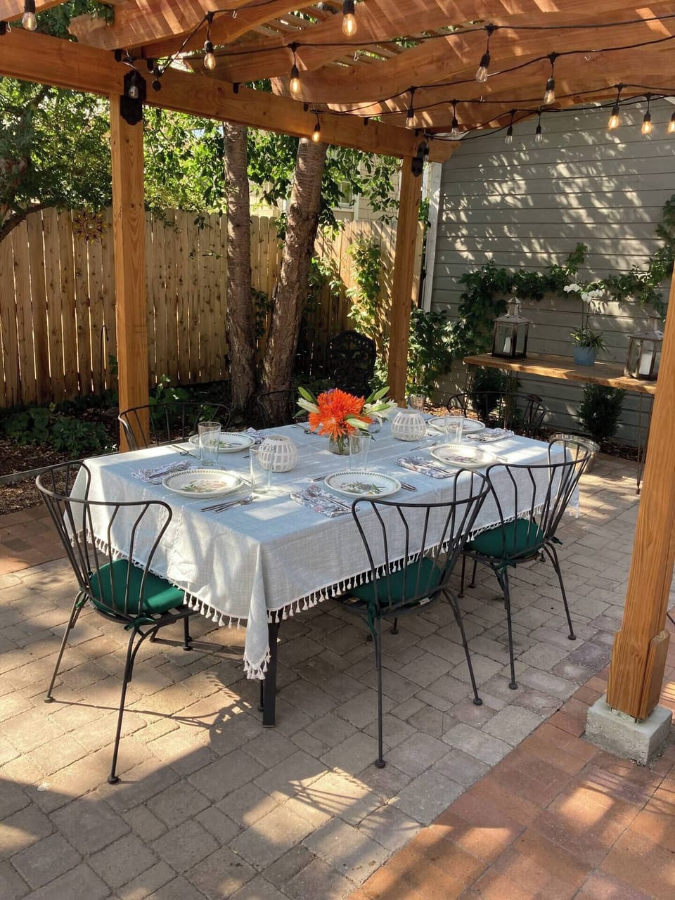 Outdoor dining