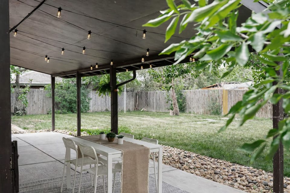 Outdoor dining