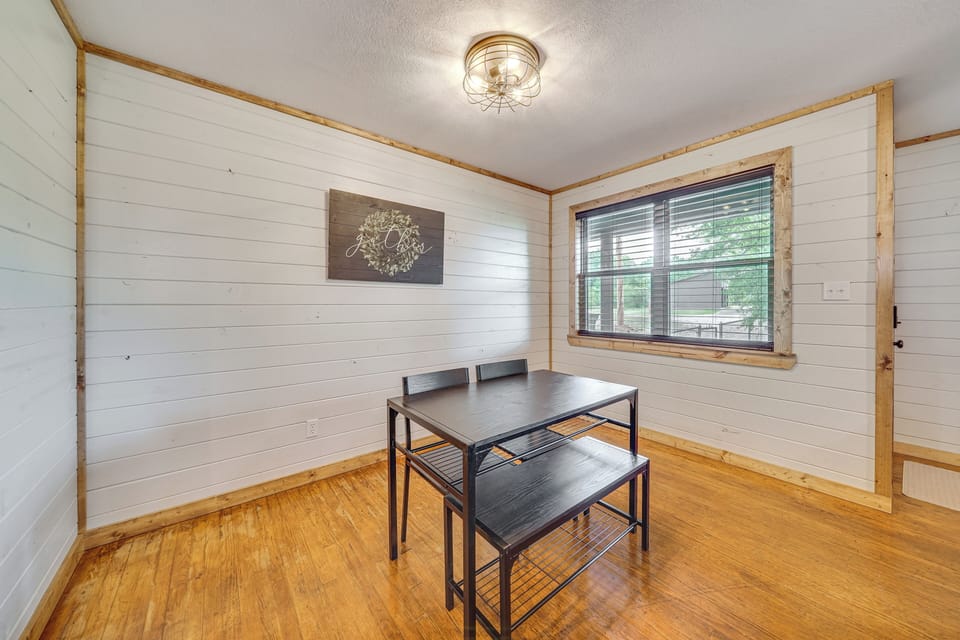 Dining Area | Dishware & Flatware
