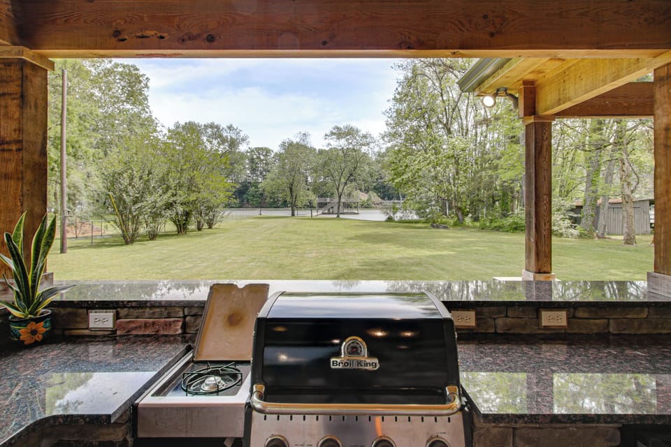 Outdoor Kitchen