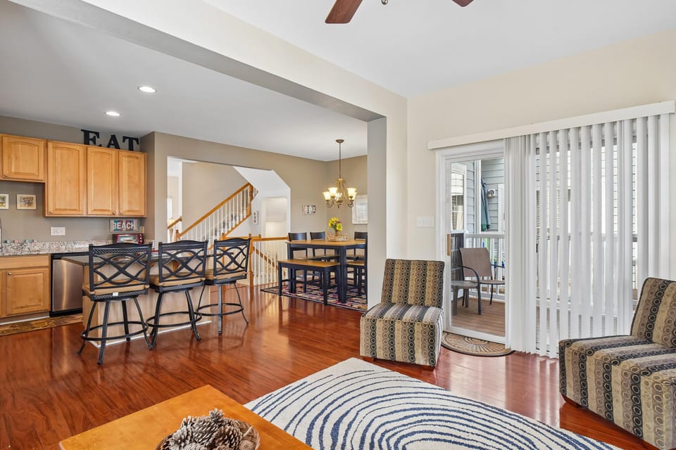 Group,Family Room,