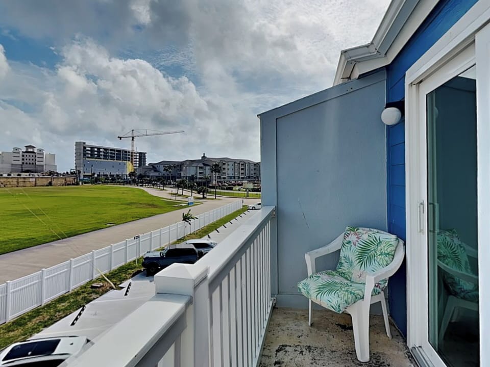 Private Balcony w/ Outdoor Seating - Second Floor