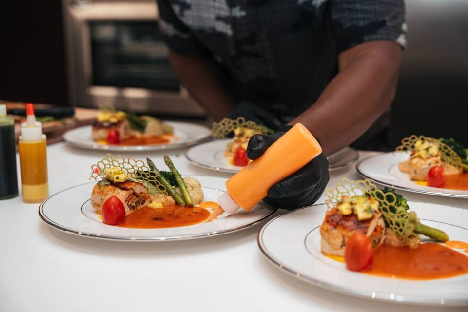 Your Chef prepares fresh, delicious meals tailored to your tastes and dietary preferences. From leisurely breakfasts and poolside lunches to elegant candlelit dinners, menus can be customized in advance or day-by-day.