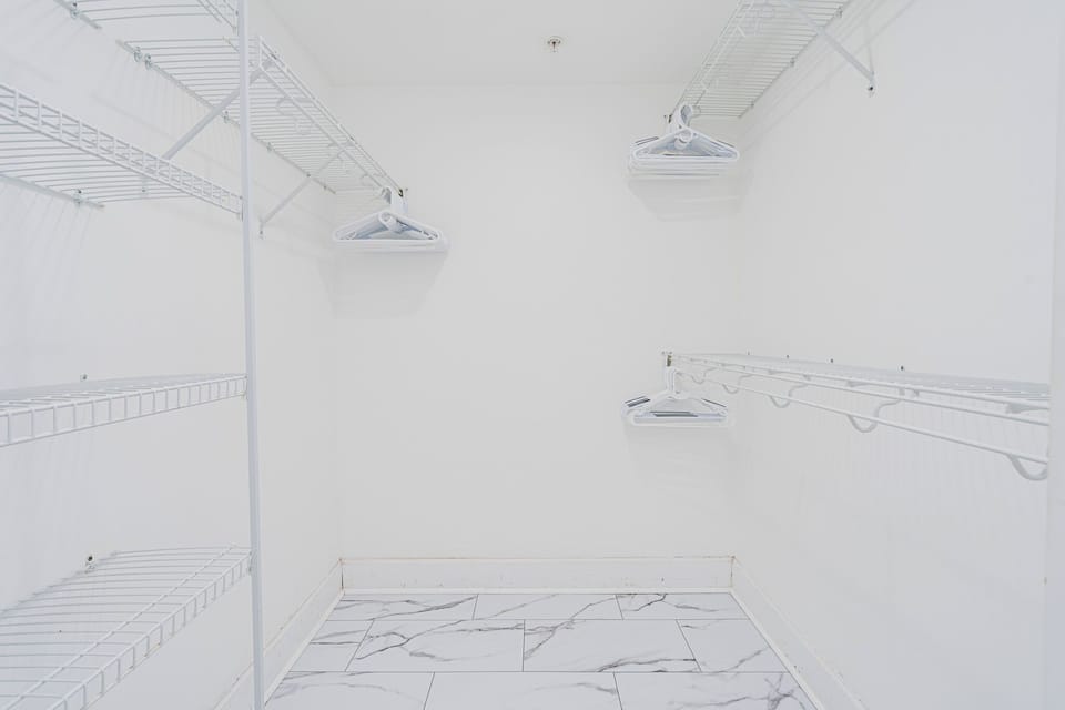 Walk-in Closet