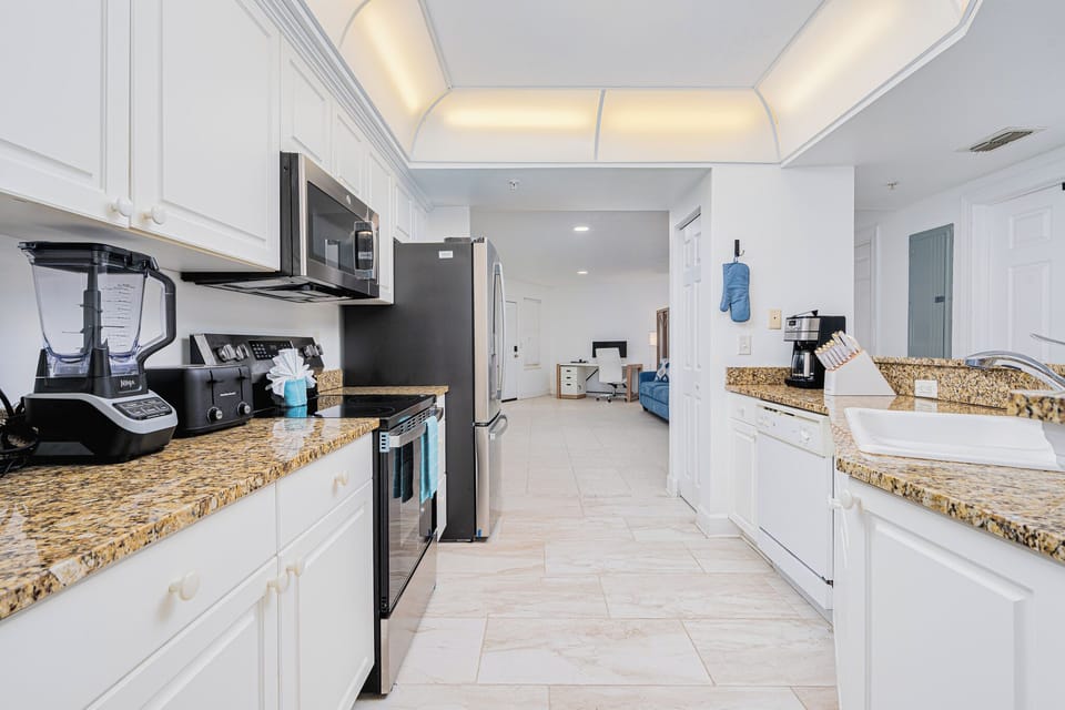 Incredible, spacious kitchen