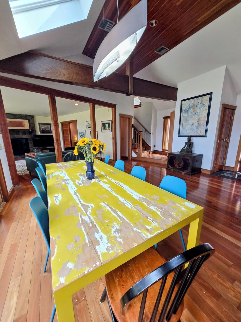main house dinjng area, dining table