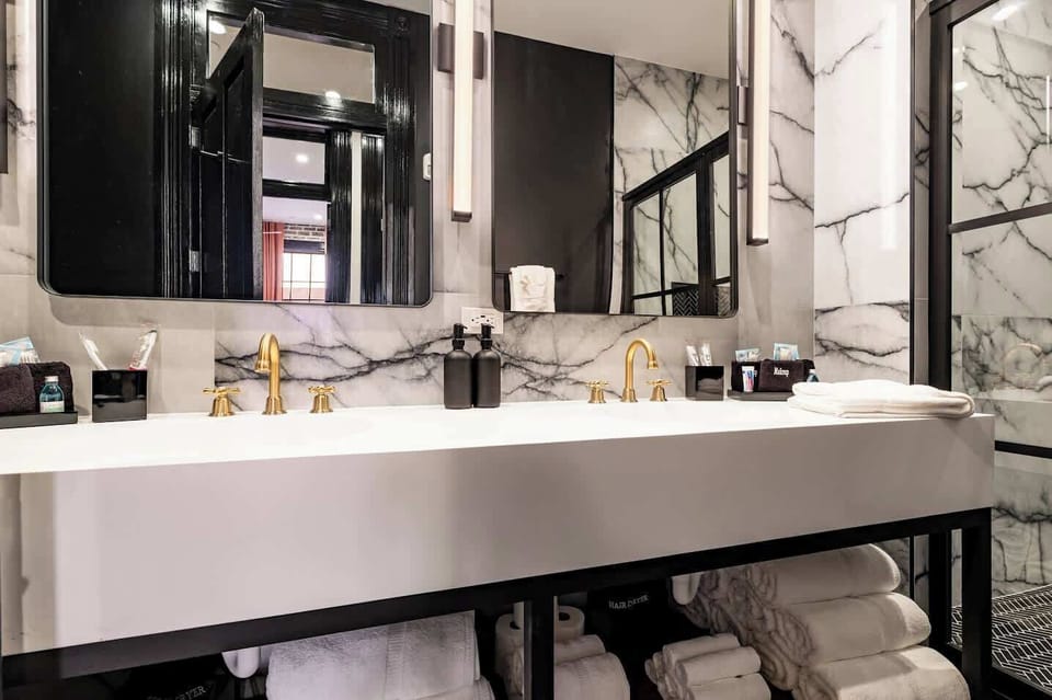 Guest Bathroom 2. Accessible from hallway.