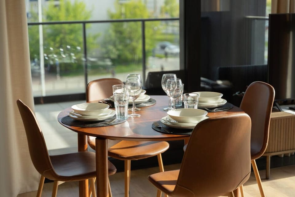 Beautiful Apartment with Air Conditioning, Balcony and Parking | Book Now with RENTUJEMY.COM