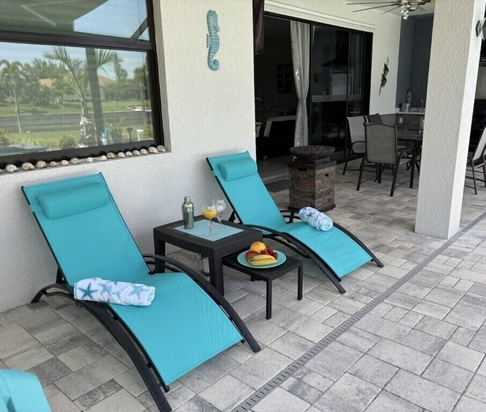 Lounge area