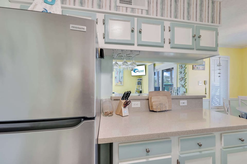 Kitchen + Dining Area
