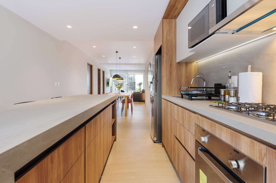 Modern and fully equipped kitchen