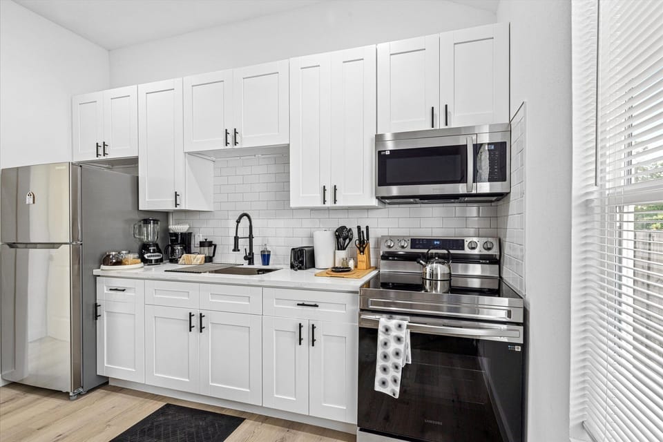 Oven, Stove, Microwave, Fridge