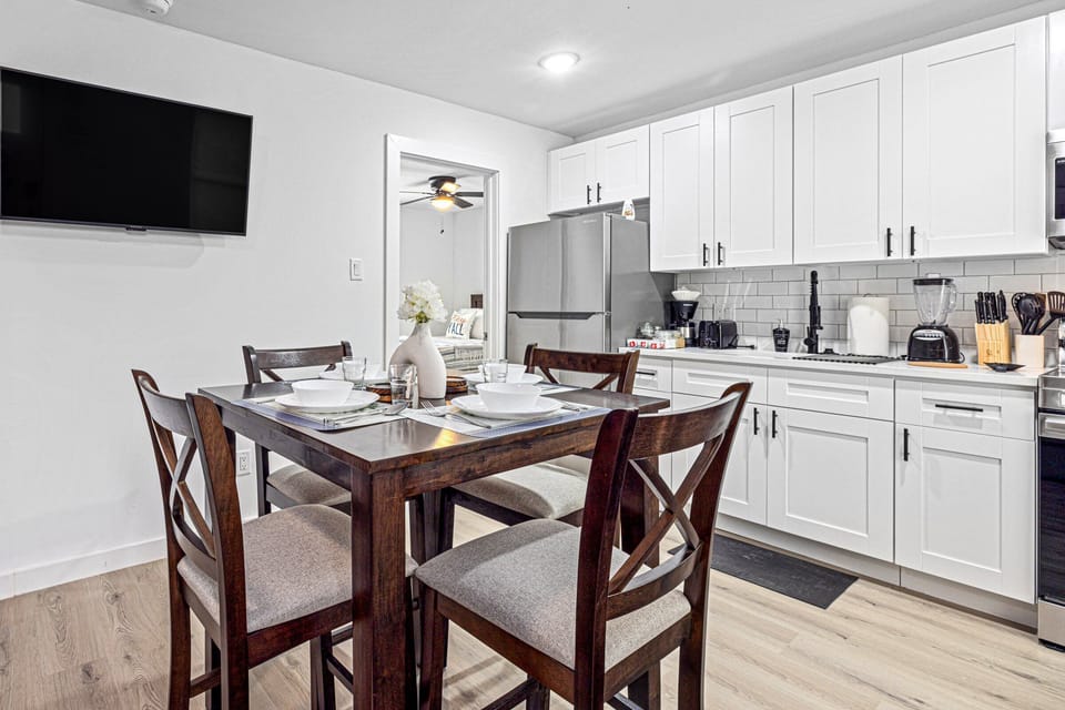 4 seat dinning room