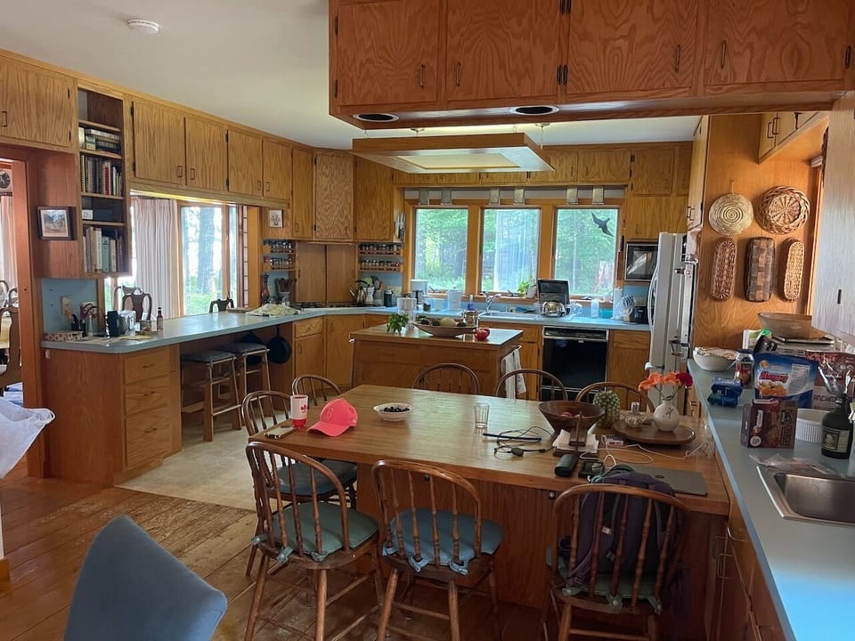 Kitchen! dining room on left