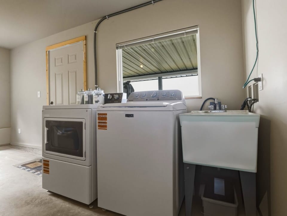 Laundry (Lower Level)