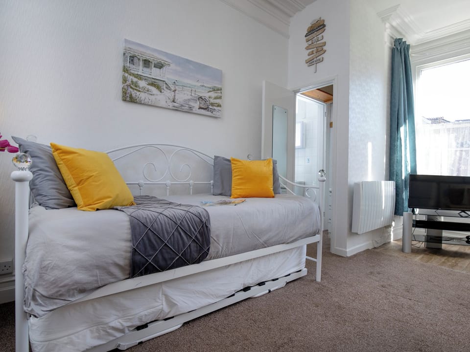Open plan living space | Sunny Side - Atherfield Apartments, Paignton