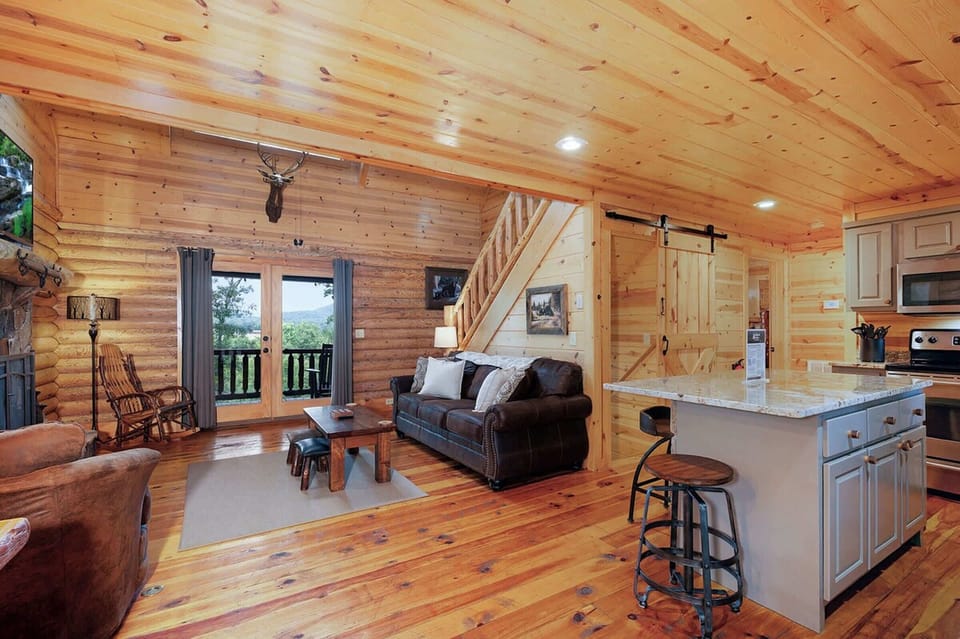 The open kitchen is well equipped for an unforgettable getaway​