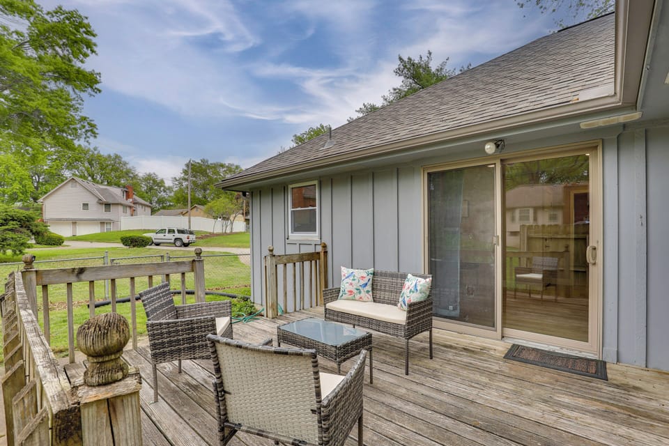 Furnished Deck | Outdoor Seating