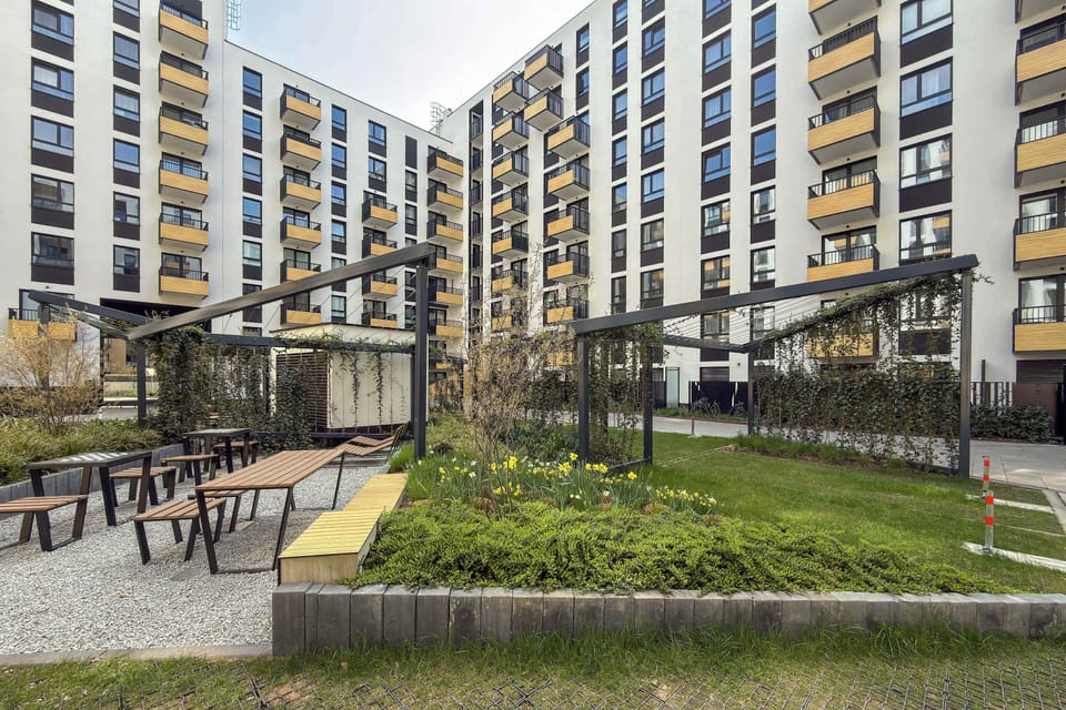 Enjoy easy access to the city's attractions from this well-located building.