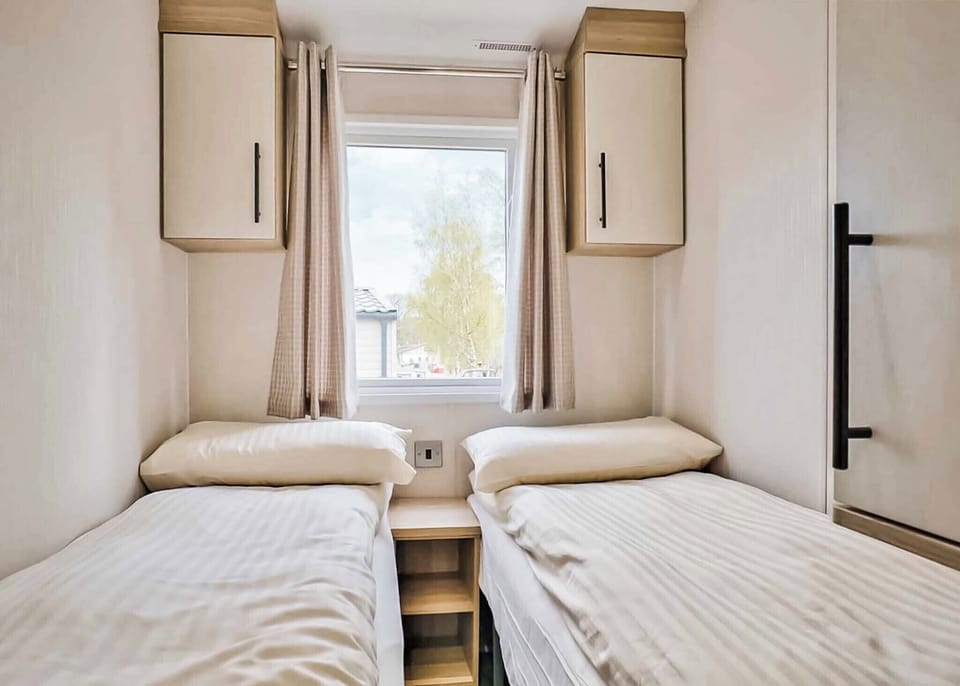 Bedroom, Bed, House