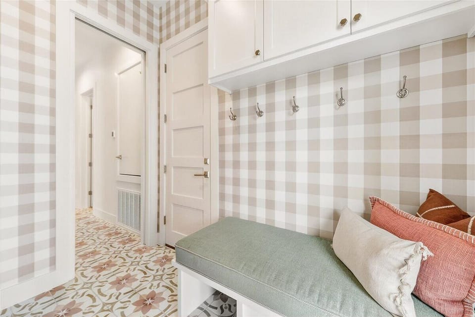 1st Floor, Mud Room