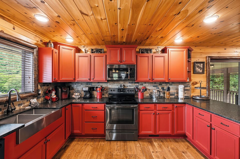 Fully equipped kitchen with granite countertops