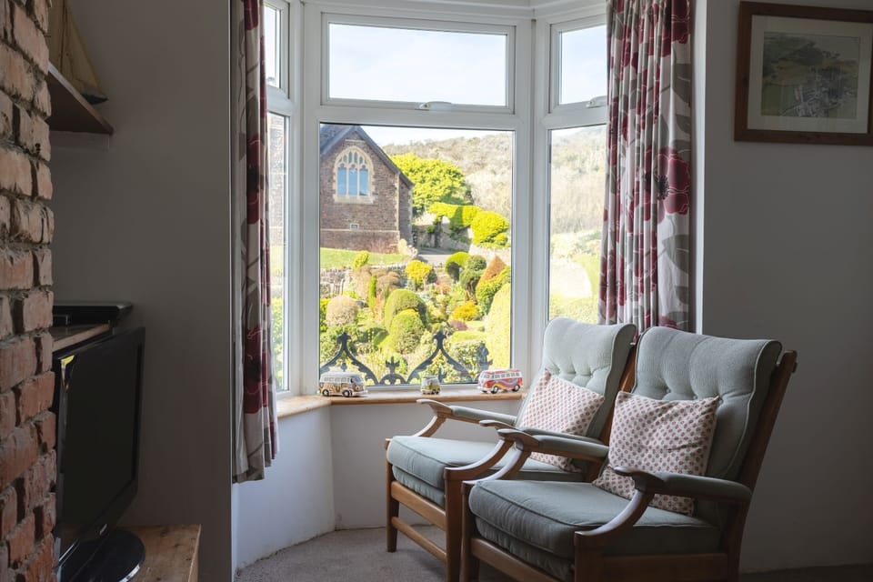 4 Adas Terrace Living Room Bay Window