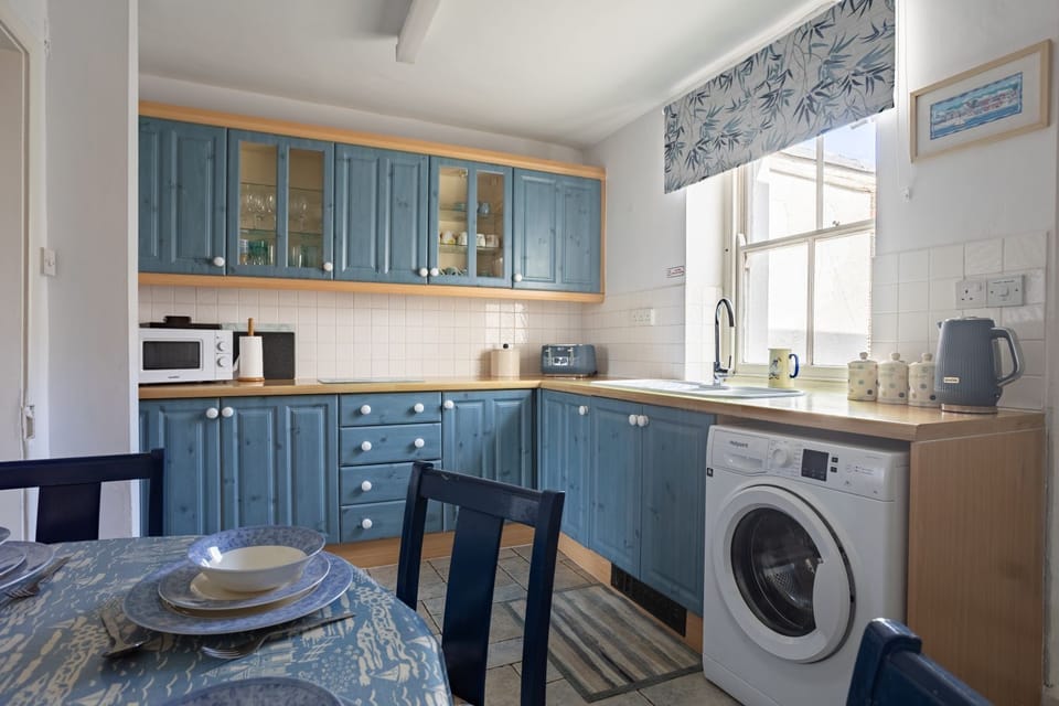 4 Adas Terrace Kitchen