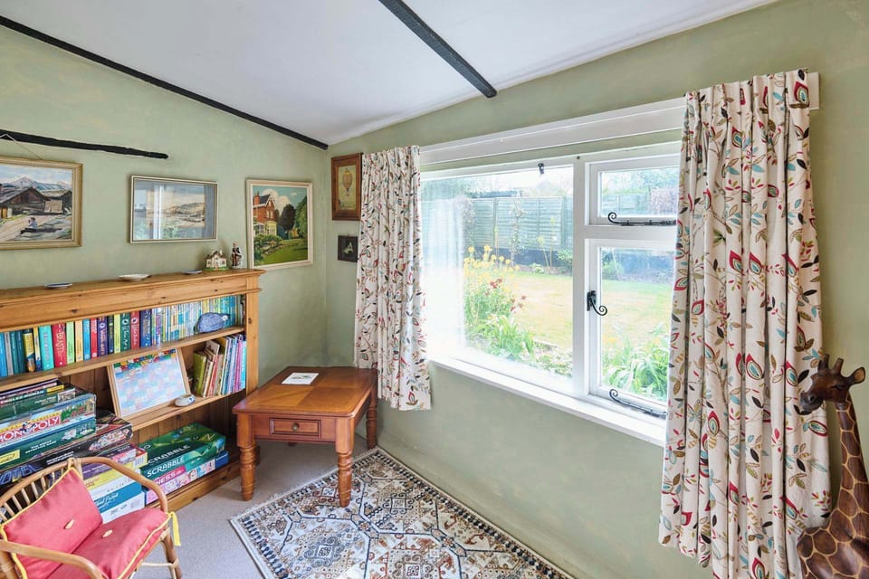 Wistermead Cottage, Dolton - Host & Stay