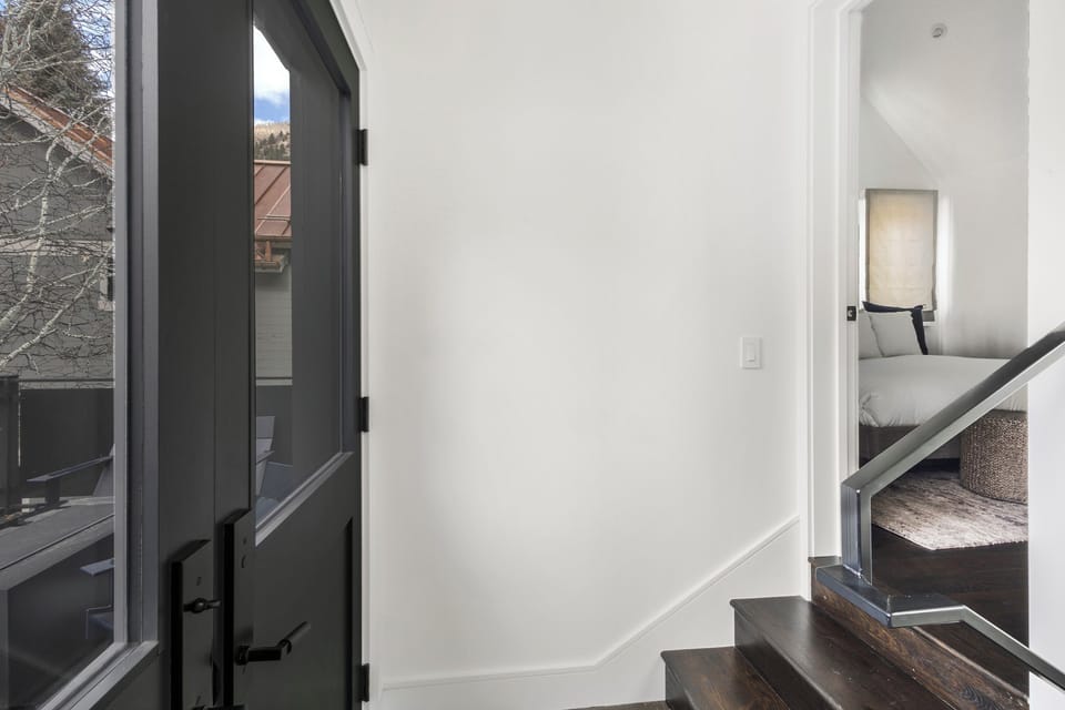 6.0-first-chair-oak-telluride-upper-hall4