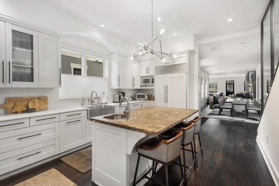 3.0-first-chair-oak-telluride-kitchen1