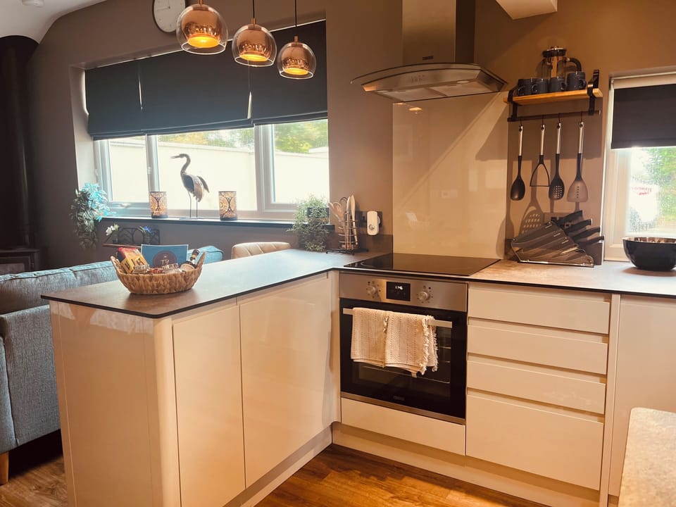 Kitchen & Breakfast Bar