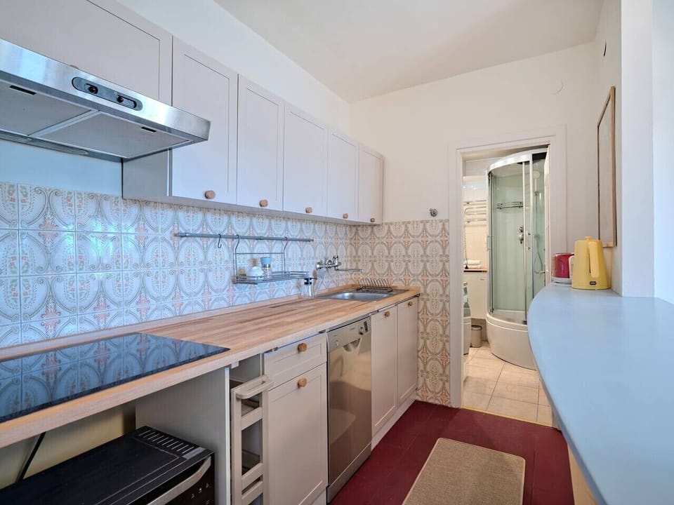 Apartment with Balcony in the Heart of Gdynia | Book Now with RENTUJEMY.COM