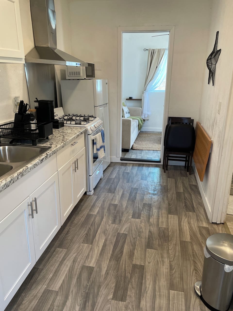 Full kitchen