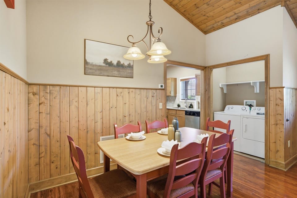 This dining space for six makes it easy to share meals, catch up, or plan your next outing before heading back out to explore.