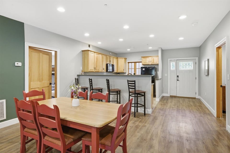 Take a seat at the dining table for six and settle into the rhythm of your stay—morning coffee, shared meals, and unhurried conversations all have a place here, right at the heart of the home.