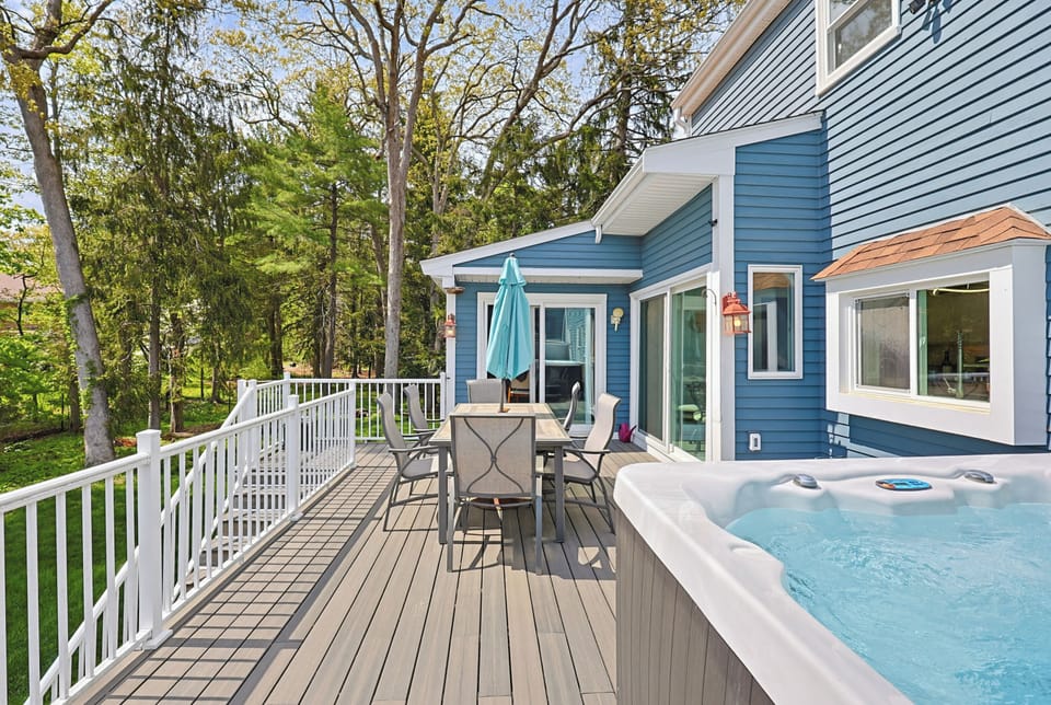 Welcome to Trophy House! Soak in our hot tub while reminiscing about the events 
